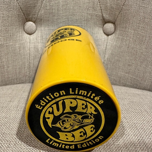 Super Bee travel mug NWOT - Picture 3 of 5